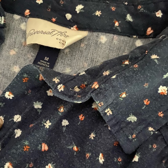 Universal Thread Blouse - Picture 2 of 3